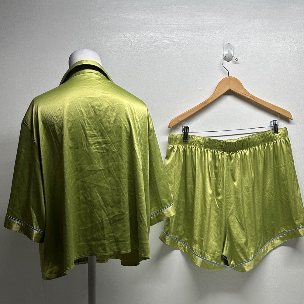 Parade Pajamas Set Satin Silky 2 Piece Loungewear Short Sleeve Shorts Green XL - Picture 5 of 8